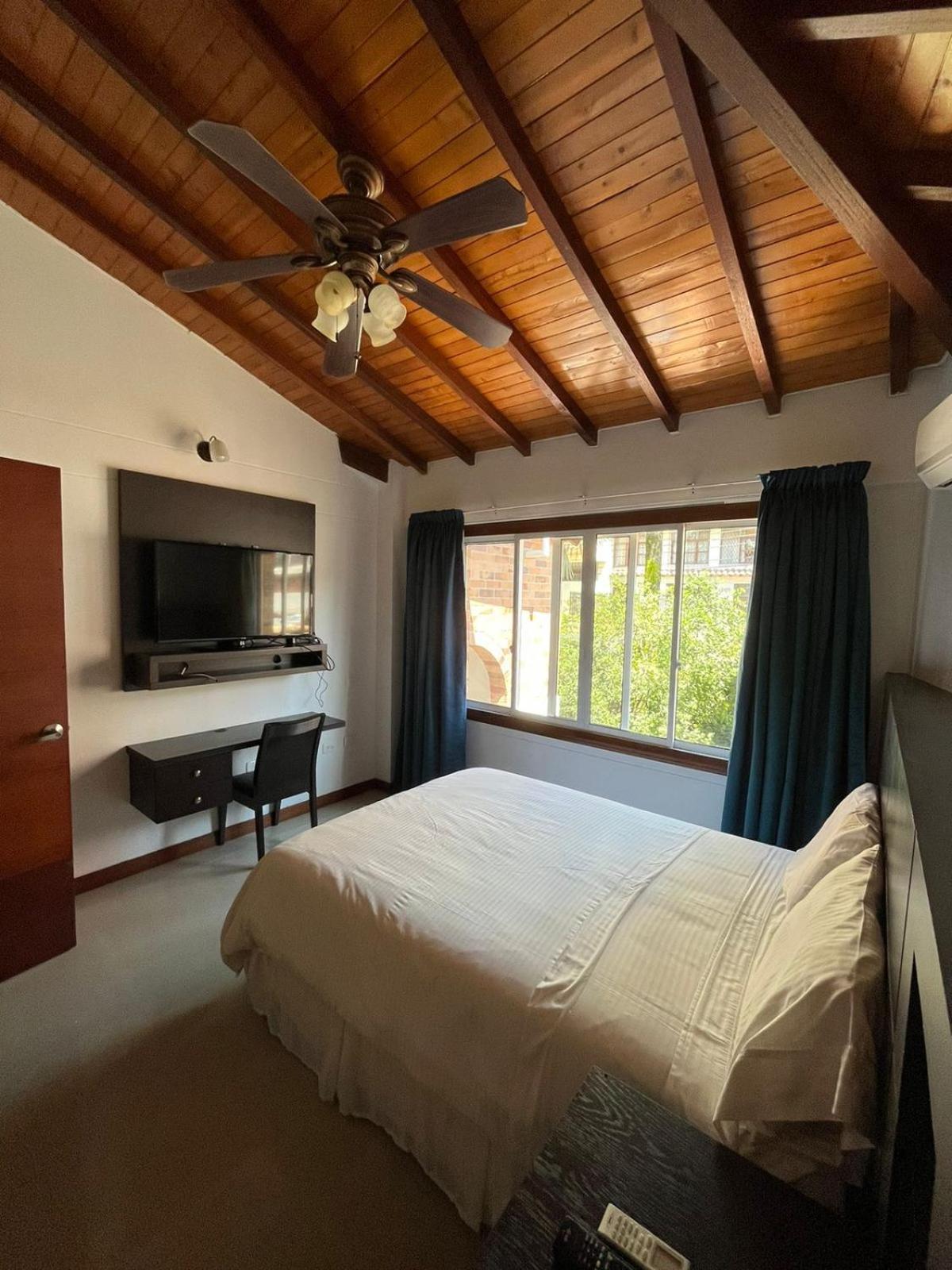 Serenity Suites Casa Boutique Bucaramanga Bagian luar foto